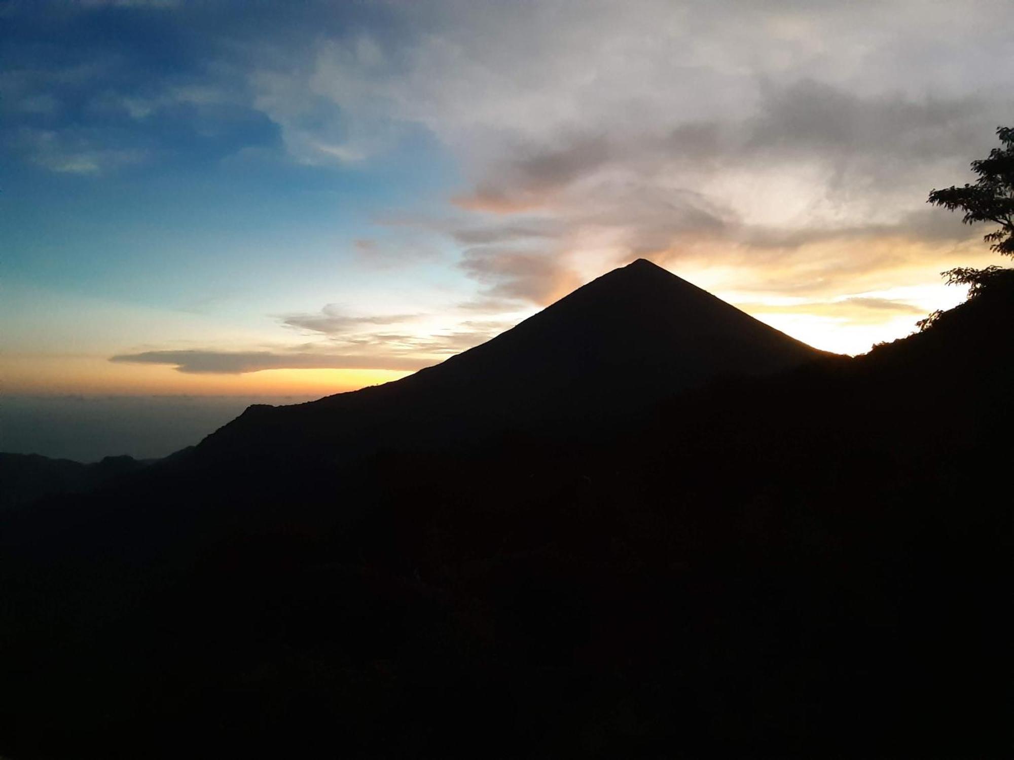 Отель Manulalu Jungle Bajawa Экстерьер фото